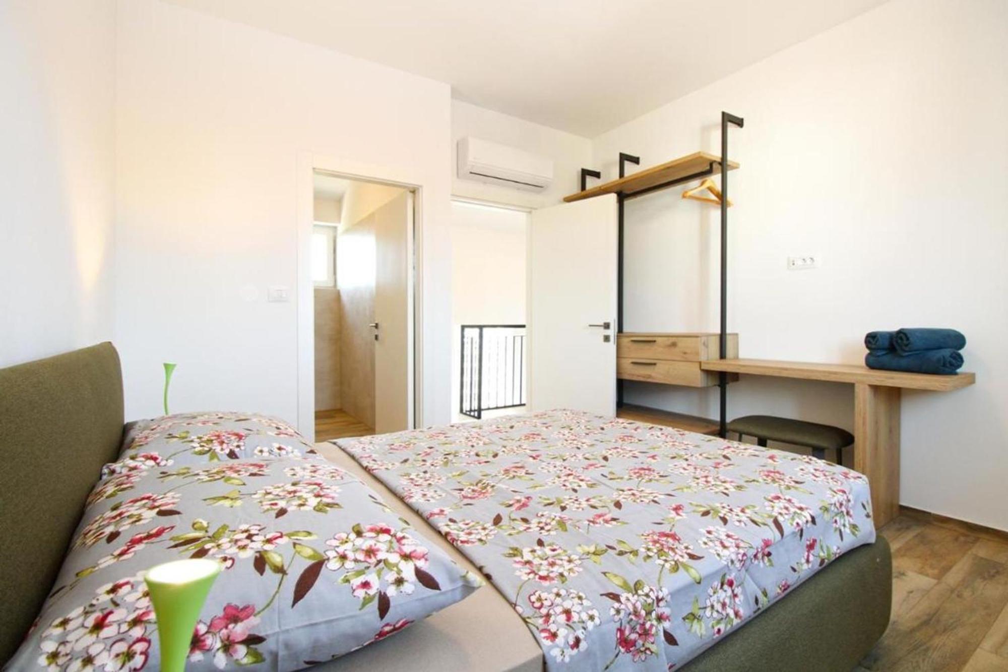 Modern With Private Pool And Garden Vila *