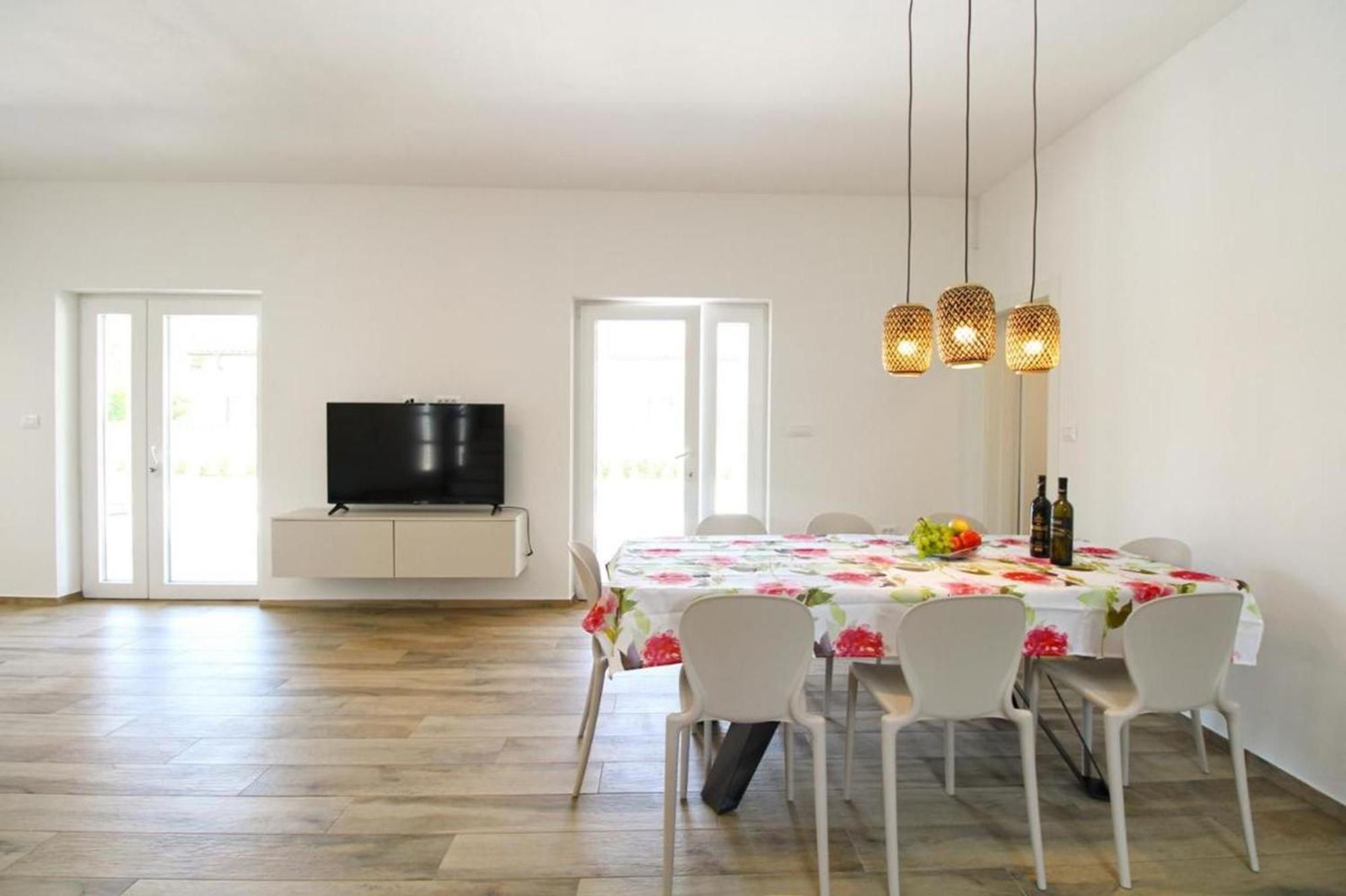 Modern With Private Pool And Garden * Pula